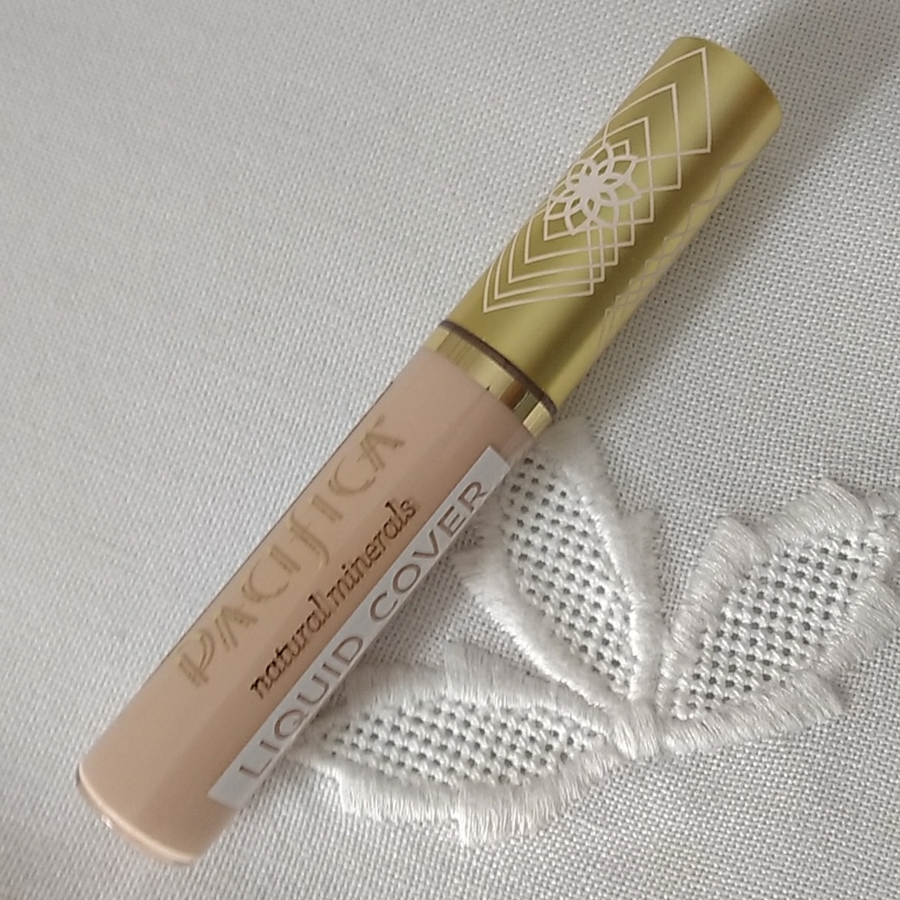 Pacifica Liquid Cover concealer